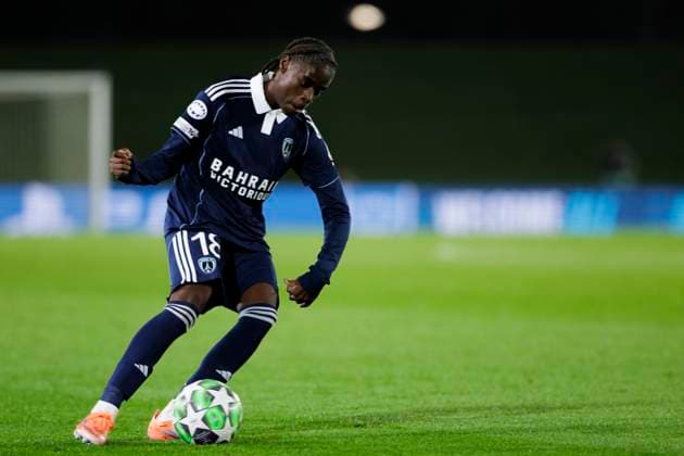 UEFA Women s Champions League - Real Madrid vs Paris FC MADRID, SPAIN -November 11:Melween NDongala of Paris FC in action during the UEFA Women s Champions League match between Real Madrid and Paris FC at Alfredo Di Stefano stadium in Madrid.(Photo by Guillermo Martinez f22photo) Madrid Alfredo Di Stefano Stadium Spain Copyright: xGuillermoxMartinezx
