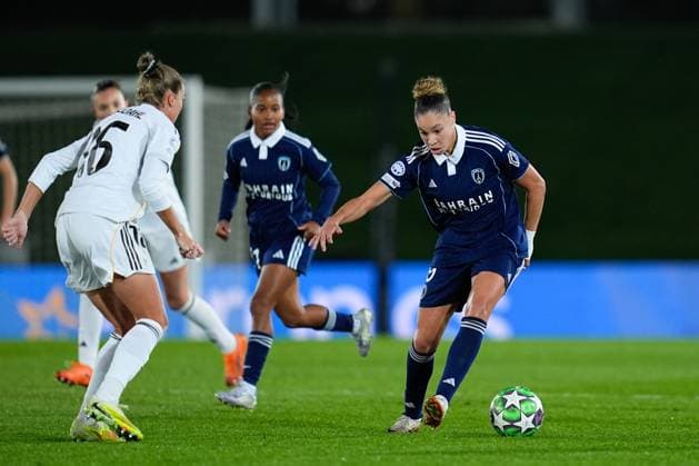 November 11, 2025, Valdebebas, Madrid, Spain: Lorena Azzaro of Paris FC in action during the UEFA WomenÃ¢â‚¬â ¢s Champions League 2025 26 League Phase MD3, football match played between Real Madrid CF and Paris FC at Alfredo Di Stefano stadium on November 11, 2025, in Valdebebas, Madrid, Spain. Valdebebas Spain - ZUMAa181 20251111_zaa_a181_097 Copyright: xDennisxAgyemanx