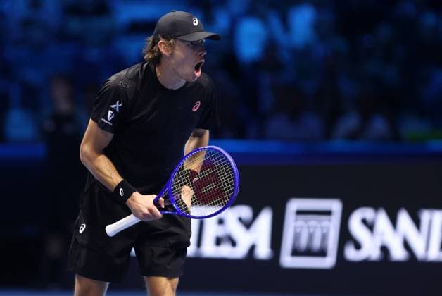 Lorenzo Musetti vs Alex De Minaur Alex De Minaur of Australia celebrates during the Round Robin singles match between Lorenzo Musetti of Italy and Alex De Minaur of Australia on Day three of the Nitto ATP, Tennis Herren World Tour Finals. Turin Inalpi Arena Italy Copyright: xMarcoxCanonierox