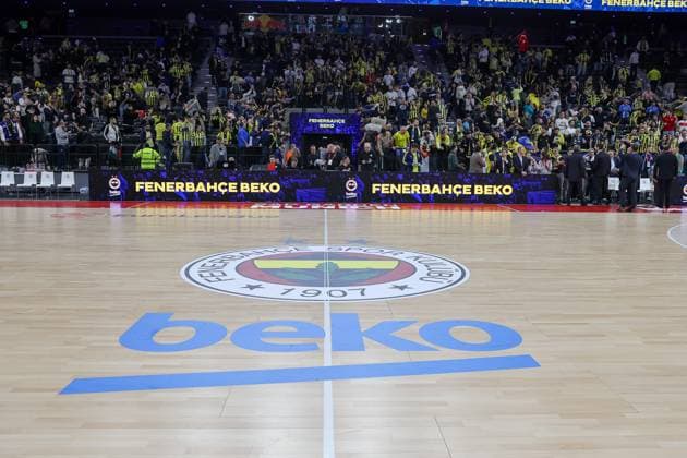 The Fenerbahce Istanbul logo on the floor, GER, Fenerbahce Beko Istanbul vs Maccabi Rapyd Tel Aviv, Basketball, Euroleague, Matchday 10, 2025 2026 season, 11 11 2025, GER, Fenerbahce Beko Istanbul vs Maccabi Rapyd Tel Aviv, Basketball, Euroleague, Matchday 10, 2025 2026 season, 11 11 2025 Munich Copyright: xEibner-Pressefoto JennixMaulx EP_JML