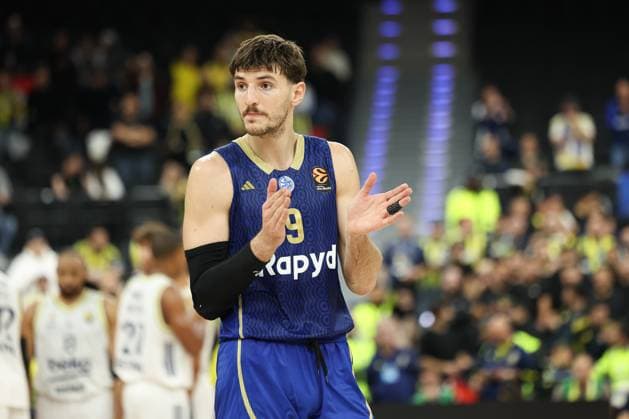 Roman Sorkin Maccabi Rapyd Tel Aviv, 09 applauds, GER, Fenerbahce Beko Istanbul vs Maccabi Rapyd Tel Aviv, Basketball, Euroleague, Matchday 10, Season 2025 2026, 11 11 2025, GER, Fenerbahce Beko Istanbul vs Maccabi Rapyd Tel Aviv, Basketball, Euroleague, Matchday 10, Season 2025 2026, 11 11 2025 Muenchen Copyright: xEibner-Pressefoto JennixMaulx EP_JML