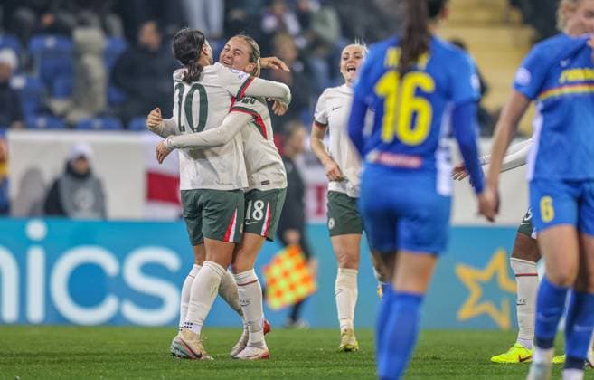 AUT, München, SKN St Pölten vs Chelsea London, Women s Champions League, UEFA, Saison 2526, NV Arena, 3 Spieltag im Bild Sam Kerr Chelsea London 20 scores a goal, celebration with Wieke Kaptein Chelsea London 18 and Ellie Carpenter Chelsea London 2 , Tor und Jubel, 4 0 DFB DFL REGULATIONS PROHIBIT ANY USE OF PHOTOGRAPHS AS IMAGE SEQUENCES AND OR QUASI VIDEO, 11 11 2025, Copyright: HMBxMedia HendrikxHamelau