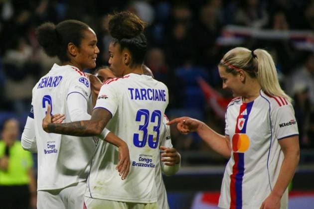 11 11 2025, xgrfx, Football UEFA WomenÂs Champions League, OL Lyonnes VfL Wolfsburg v l Tor, Wendie Renard OL Lyonnes DFL DFB REGULATIONS PROHIBIT ANY USE OF PHOTOGRAPHS as IMAGE SEQUENCES and or QUASI VIDEO Lyon