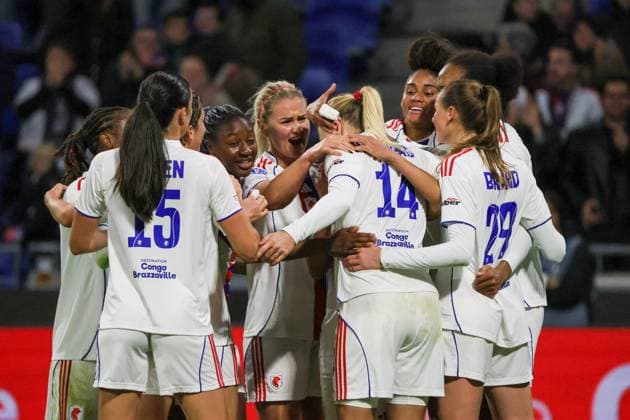 Lyon, France 11 November 2025 Champions League Women 2025 2026 OL Lyonnes vs VfL Wolfsburg In the picture scorer Ada Hegerberg OL , center in the picture, scores the goal to make it 1 0 for OL Lyonnes and cheers with her teammates Groupama Stadium Copyright: xFotostandx xFantinix