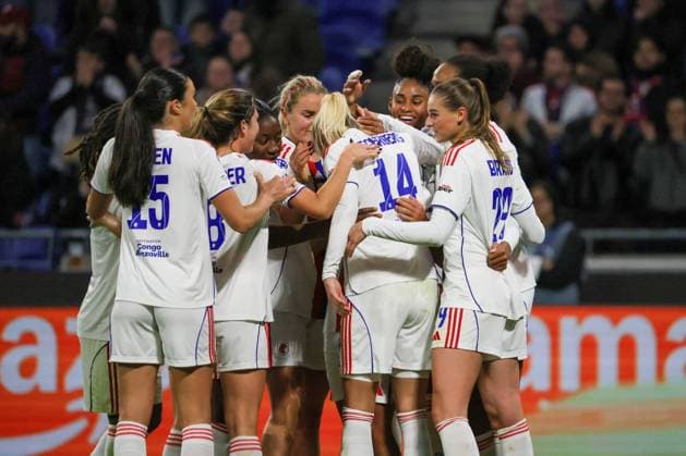 Lyon, France 11 November 2025 Champions League Women 2025 2026 OL Lyonnes vs VfL Wolfsburg In the picture scorer Ada Hegerberg OL , center in the picture, scores the goal to make it 1 0 for OL Lyonnes and cheers with her teammates Groupama Stadium Copyright: xFotostandx xFantinix