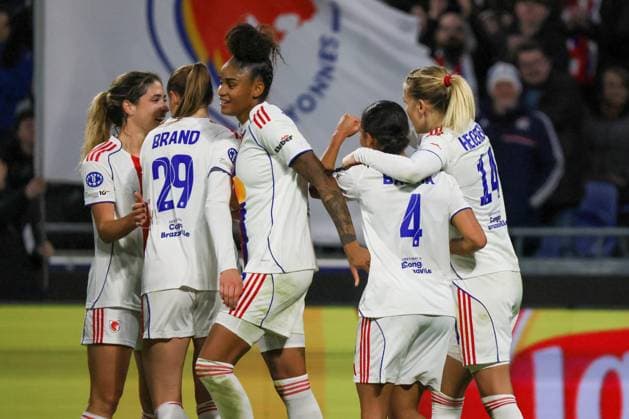 Lyon, France 11 November 2025 Champions League Women 2025 2026 OL Lyonnes vs VfL Wolfsburg In the picture scorer Ada Hegerberg OL , right in the picture, scores the goal to make it 2 0 for OL Lyonnes and cheers with her teammates Groupama Stadium Copyright: xFotostandx xFantinix