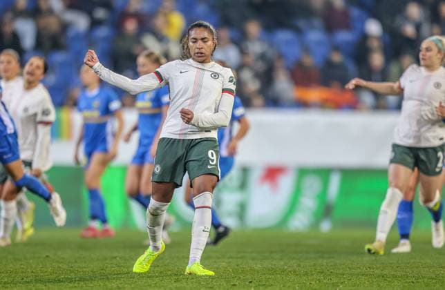 AUT, München, SKN St Pölten vs Chelsea London, Women s Champions League, UEFA, Saison 2526, NV Arena, 3 Spieltag im Bild Catarina Macario Chelsea London 9 scores the goal, penalty, 3 0, Tor und Jubel DFB DFL REGULATIONS PROHIBIT ANY USE OF PHOTOGRAPHS AS IMAGE SEQUENCES AND OR QUASI VIDEO, 11 11 2025, Copyright: HMBxMedia HendrikxHamelau