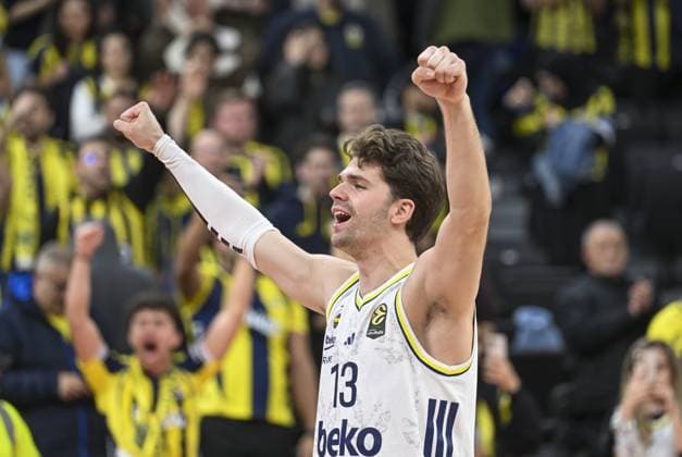 Fenerbahce Beko v Maccabi Rapyd Tel Aviv - EuroLeague MUNICH, GERMANY - NOVEMBER 11: Tarik Biberovic (13) of Fenerbahce Beko celebrates after the EuroLeague Week 10 basketball game between Fenerbahce Beko and Maccabi Rapyd Tel Aviv at BMW Park in Munich, Germany on November 11, 2025. Halil Sagirkaya Anadolu Munich Germany. Editorial use only. Please get in touch for any other usage.  Copyright: x2025xAnadoluxHalilxSagirkayax
