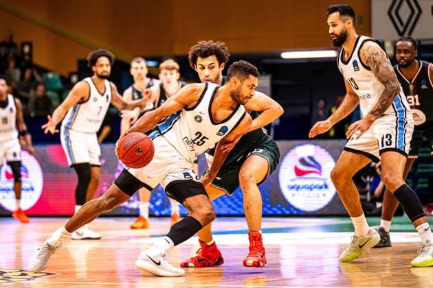 POLAND AND CZECH REPUBLIC OUT !!! Wroclaw 11.11.2025. Koszykowka Eurocup sezon 2025 2026 kolejka 7mecz: Slask Wroclaw - Veolia Towers Hamburg -- Basketball Eurocup season 2025 2026 round 7 match: Slask Wroclaw - Veolia Towers Hamburg nz Kenneth Ogbe Issuf Sanon Fot. Antoni Dec Arena Akcji NEWSPIX.PL --- newspix.pl 