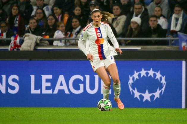 11 11 2025, xgrfx, Football UEFA WomenÂs Champions League, OL Lyonnes VfL Wolfsburg v l Jule Brand OL Lyonnes DFL DFB REGULATIONS PROHIBIT ANY USE OF PHOTOGRAPHS as IMAGE SEQUENCES and or QUASI VIDEO Lyon
