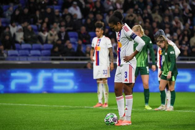 Lyon, France 11 November 2025 Champions League Women 2025 2026 OL Lyonnes vs VfL Wolfsburg Pictured Goalscorer Wendie Renard OL converts the penalty kick to make it 3-0 for OL Lyonnes Groupama Stadium Copyright: xFotostandx xFantinix
