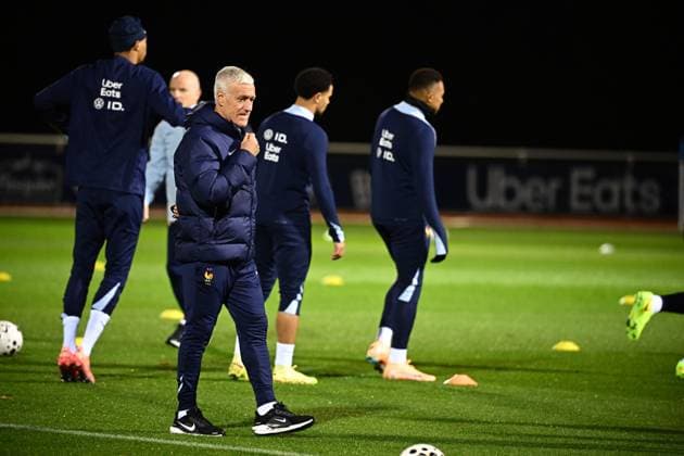 Football, France national team training