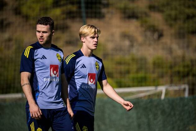 251112 Gabriel Gudmundsson and Lucas Bergvall of the Swedish national football team during a training session on November 12, 2025 in Marbella Photo Joel Marklund BILDBYRAN kod JM JM0747 bbeng fotboll football soccer fotball vm kval fifa world cup qualifier träning practice training sverige sweden sverige a  Copyright: JOELxMARKLUND BB251112JM004