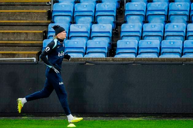 Training with the Norwegian men s national football team Oslo 20251112 Norway s Erling Braut Haaland during a training session with the Norwegian men s national football team at Ullevaal Stadium before the World Cup qualifiers against Estonia and Italy Photo Fredrik Varfjell NTB Oslo Norway EDITORIAL USE ONLY RESTRICTED USE FOR BETTING COMPANIES  Copyright: xFredrikxVarfjellx xNTBx