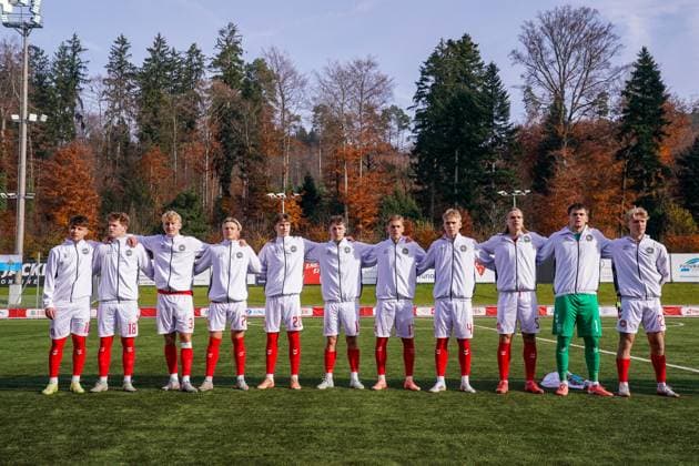 Baden, Switzerland, November 12th 2025: Players of Denmark during the national anthem prior to the UEFA European Qualifiers U19 football match between Denmark and San Marino at ESP Baden in Baden, Switzerland: (Daniela Porcelli SPP) Copyright: xDanielaxPorcellix xSPPx spp-en-DaPoSp-20251112-DP301778
