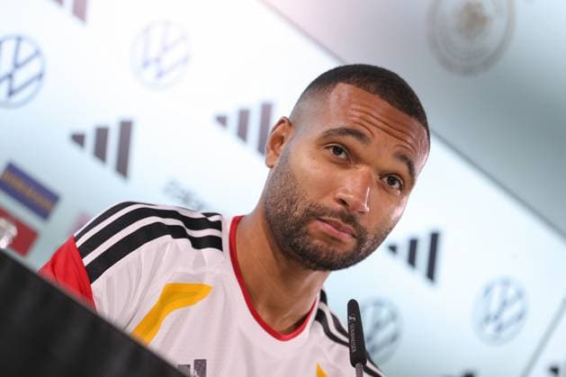 12 11 2025, xtgx, Football National Team, Press Conference emspor, v l Jonathan Tah Germany Portrait, Portraet, Einzelbild DFL DFB REGULATIONS PROHIBIT ANY USE OF PHOTOGRAPHS as IMAGE SEQUENCES and or QUASI VIDEO Wolfsburg