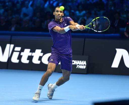 November 12, 2025, Turin, Italy: Felix Auger-Aliassime of Canada in action during the men s singles Round Robin match against Ben Shelton of USA at the ATP, Tennis Herren Finals in Turin, Italy, 12 November 2025. ANSA ATP Finals Tennis Tournament  - ZUMAa110 20251112_zaf_a110_029 Copyright: xAlessandroxDixMarcox