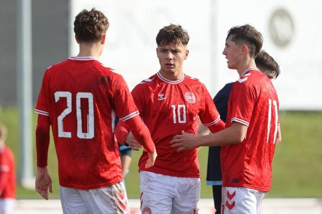 U19 Daenemark San Marino Goal celebration Jacob Ambaek, Olti Hyseni and William Christian Martin Daenemark 12 11 2025 Stadion Esp Baden AG, SWITZERLAND, Season 2025 2026 Men Soccer UEFA U19 European Championship Qualification Daenemark San Marino Goal celebration Jacob Ambaek, Olti Hyseni and William Christian Martin from left Daenemark