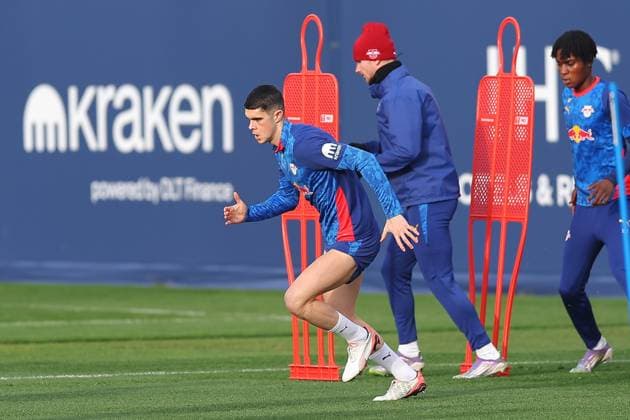 Training RB Leipzig Bundesliga Leipzig, 12 11 2025, Training center at Cottaweg, Season 2025 2026, Football, Men, 1 Bundesliga , Training RB Leipzig , In the picture Kosta Nedeljkovic ,