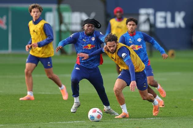 Training RB Leipzig Bundesliga Leipzig, 12 11 2025, Training center at Cottaweg, Season 2025 2026, Football, Men, 1 Bundesliga , Training RB Leipzig , In the picture from l Johan Bakayoko and Max Finkgräfe ,