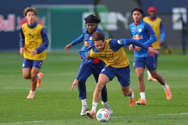 Training RB Leipzig Bundesliga Leipzig, 12 11 2025, Training center at Cottaweg, Season 2025 2026, Football, Men, 1 Bundesliga , Training RB Leipzig , In the picture from l Johan Bakayoko and Max Finkgräfe ,