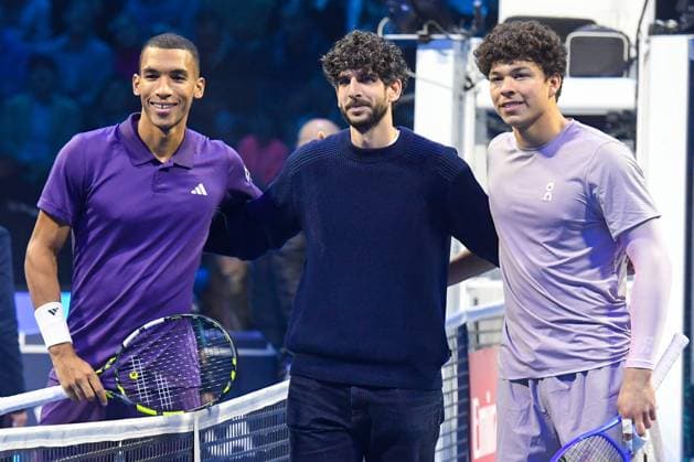 ITALY, TURIN - NOVEMBER 12, 2025: Felix Auger-Aliassime (L) of Canada and Ben Shelton (R) of the United States pose during their 2025 ATP, Tennis Herren Finals Bjorn Borg Group round-robin singles tennis match at Palasport Olimpico. Sergei Vishnevsky TASS  85628924