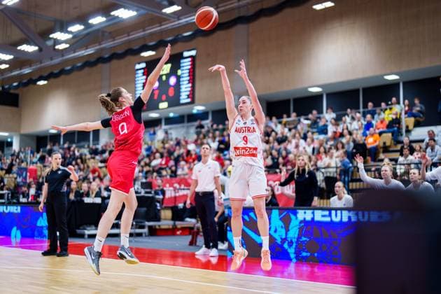 BASKETBALL - FIBA Quali, AUT vs NOR VIENNA,AUSTRIA,12.NOV.25 - BASKETBALL - FIBA Women s EURO Basket 2027, qualification, Austria vs Norway. Image shows Severine Uggen (NOR) and Michaela Wildbacher (AUT).  GEPAxpictures xEdgarxEisner