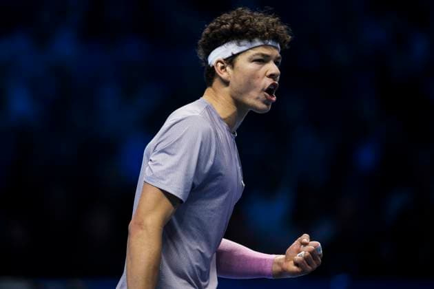 Nitto ATP, Tennis Herren Finals 2025 - Day Four Ben Shelton of USA celebrates during his round robin singles match against Felix Auger-Aliassime of Canada during day four of the Nitto ATP Finals 2025. Felix Auger-Aliassime won 4-6, 7-6(7), 7-5. Turin Italy Copyright: xNicolòxCampox