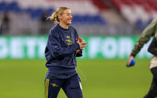 DEU, Munich, FC Bayern Munich vs Arsenal London, Women s Champions League, UEFA, Season 2526, Allianz Arena, Matchday 3 in picture Chloe Kelly Arsenal London 18 before the match DFB DFL REGULATIONS PROHIBIT ANY USE OF PHOTOGRAPHS AS IMAGE SEQUENCES AND OR QUASI VIDEO, 12 11 2025 Copyright: HMBxMedia HendrikxHamelau