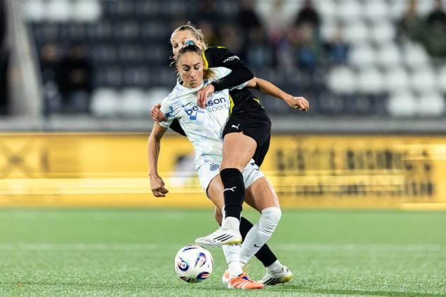 251112 Tessa Wullaert of Inter and Stine Sandbech of Häcken during the UEFA Women s Europa Cup football match between Häcken and Inter on November 12, 2025 in Gothenburg Photo Michael Erichsen BILDBYRAN COP 89 MI0901 fotboll football soccer fotball europa cup häcken inter uefa womens europa cup dam bbeng internazionale milano  Copyright: MICHAELxERICHSEN BB251112MI017