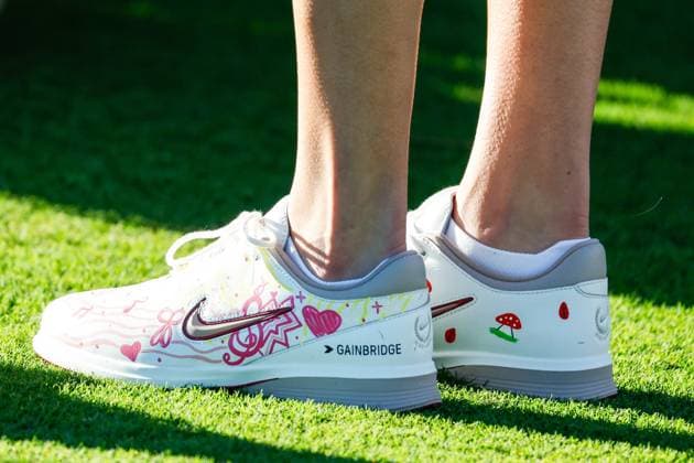 November 12, 2025, Belleair, Florida, USA: Indiana Fever guard Lexie Hull decorates her shoes during The ANNIKA driven by Gainbridge Pro-Am at the Pelican Golf Club at on Wednesday, Nov. 12, 2025, in Belleair. Belleair USA - ZUMAs70_ 20251112_zan_s70_003 Copyright: xJeffereexWoox