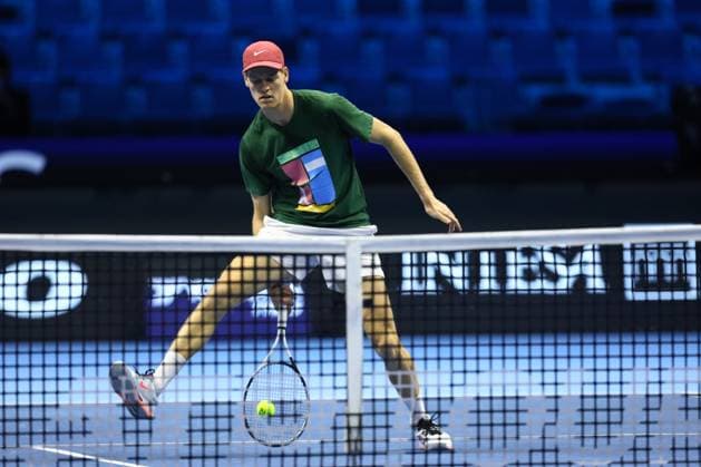 November 12, 2025, Turin, Piedmont, Italy: JANNIK SINNER of Italy plays a forehand behind his legs as he trains ahead of his game against Alexander Zverev of Germany in the Men s Singles round robin game at the ATP, Tennis Herren Tennis Finals in Turin, Italy. Turin Italy - ZUMAc179 20251112_zep_c179_056 Copyright: xMickaelxChavetx