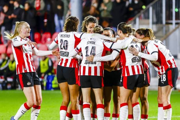 EINDHOVEN , 12 11-2025 , De Herdgang , season 2025 2026 , UEFA Womens Europa League football , round of 16 1nd leg between PSV and Eintracht Frankfurt (women) , Picture shows PSV player Lore Jacobs celebrating the goal. PSV - Eintracht Frankfurt (women)  x31997400x Copyright: