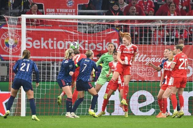 Penalty area scene,from left Victoria Pelova Arsenal ,Alessia Russo Arsenal ,Giulia GWINN FCB ,Steph Catley Arsenal ,Maria Luisa GROHS Goalkeeper FCB ,Momoko TANIKAWA FCB , Stine BALLISAGER FCB Glodis Perla VIGGOSDOTTIR FCB ,Franziska KETT FCB ,Action, FC Bayern Muenchen Arsenal WFC Womens Champions League Matchday 3 on 12 11 2025 A L L I A N Z A R E N A