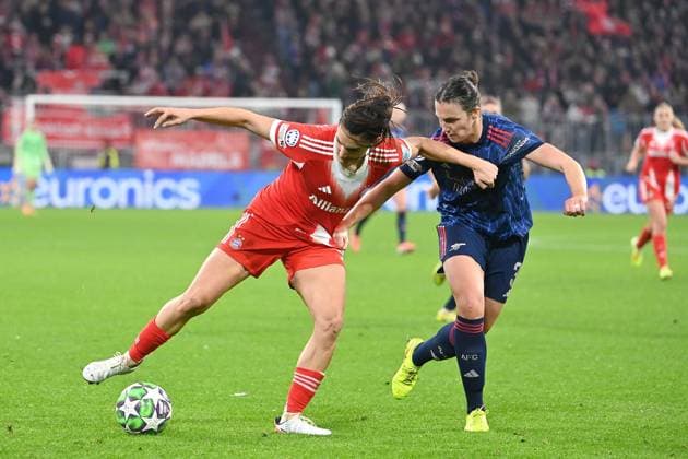 Jovana DAMNJANOVIC FCB , action,duel against Lotte Wubben Moy Arsenal FC Bayern Muenchen Arsenal WFC Womens Champions League Matchday 3 on 12 11 2025 A L L I A N Z A R E N A