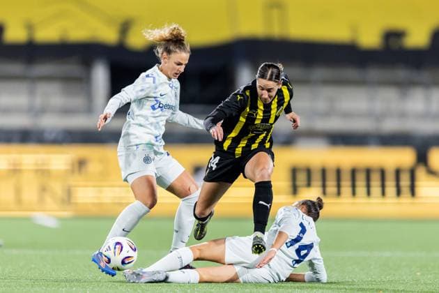 251112 Martina Tomaselli and Chiara Rubustellini of Inter against Tabby Tindell of Häcken during the UEFA Women s Europa Cup football match between Häcken and Inter on November 12, 2025 in Gothenburg Photo Michael Erichsen BILDBYRAN COP 89 MI0901 fotboll football soccer fotball europa cup häcken inter uefa womens europa cup dam bbeng internazionale milano  Copyright: MICHAELxERICHSEN BB251112MI032