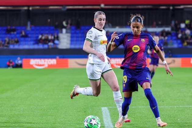 251112 UWCL Barcelona vs OH Leuven Kim Everaerts (3) of OH Leuven and Vicky Lopez (19) of Barcelona pictured during the soccer match between Barcelona (ESP) and OH Leuven (BEL), match day 3 of league phase of 2025-2026 season of UEFA Womens Champions League , on Wednesday 12 November 2025 in Barcelona, Spain. PHOTO SPORTPIX Sevil OKTEM BARCELONA Estadi Johan Cruyff SPAIN  Copyright: xSportpix.bex xSevilxOktemxSevilxOktemx