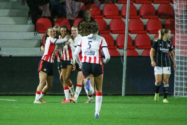 12 11 2025, xgrfx, Football UEFA Women s Europa Cup 1 8, PSV Eindhoven Eintracht Frankfurt v l Tor, Lore Jacobs PSV Eindhoven DFL DFB REGULATIONS PROHIBIT ANY USE OF PHOTOGRAPHS as IMAGE SEQUENCES and or QUASI VIDEO De Herdgang