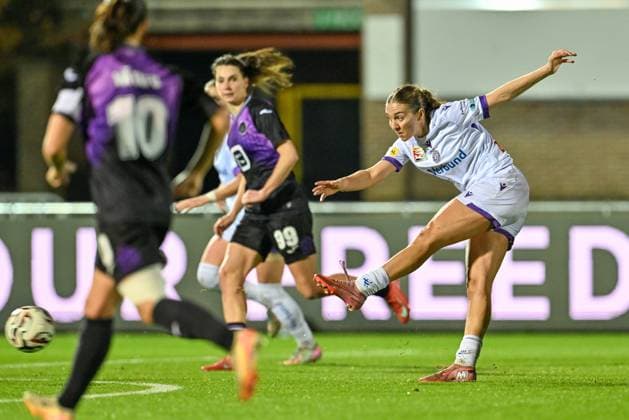 251112 RSC ANDERLECHT VS AUSTRIA WIEN Modesta Uka (22) of Austria Wien pictured during a female soccer game between RSC Anderlecht Women and FK Austria Wien in the first leg of the round of 16 of the 2025-2026 season of the Uefa Womens Europa Cup , on Wednesday 12 November 2025 in Deinze , Belgium . PHOTO SPORTPIX David Catry Deinze Burgemeester Van de Wielestadion Belgium  Copyright: xSportpix.bex xDavidxCatryxDavidxCatryx