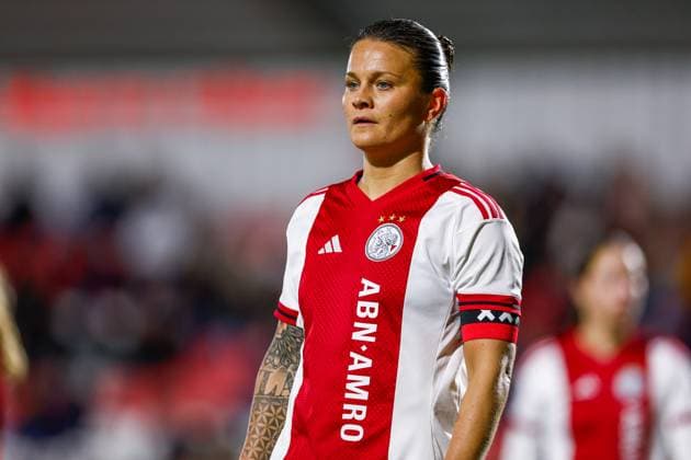 251112 Sherida Spitse of Ajax during the UEFA Women s Europa Cup between Ajax and Hammarby on November 12, 2025 in Amsterdam Photo Toon Dompeling BILDBYRAN kod XY XY0084 fotboll football soccer fotball europa cup ajax hammarby uefa womens europa cup dam bbeng  Copyright: TONxDOMPELING BB251112BB423
