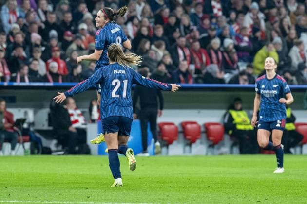 Victoria Pelova Arsenal Woman FC, 21 celebrates with Mariona Caldentey Arsenal Woman FC, 8 their goal for 0 2 GER, FC Bayern Muenchen Frauen vs Arsenal Woman FC, Football, Champions League Women, League Phase 3 Matchday , Season 2025 2026, 12 11 2025 GER, FC Bayern Muenchen Frauen vs Arsenal Woman FC, Football, Champions League Women, League Phase 3 Matchday , Season 2025 2026, 12 11 2025 Muenchen Copyright: xEibner-Pressefoto HeikexFeinerx EP_HFR
