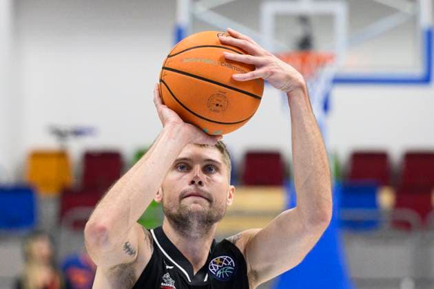 JT Shumante of Nymburk in action during the Basketball Champions League group B round 4 match Nymburk vs Alba Berlin in Prague, Czech Republic, November 12, 2025. (CTKxPhoto MichalxKamaryt) CTKPhotoP2025111207856  CTKPhotoP2025111207856