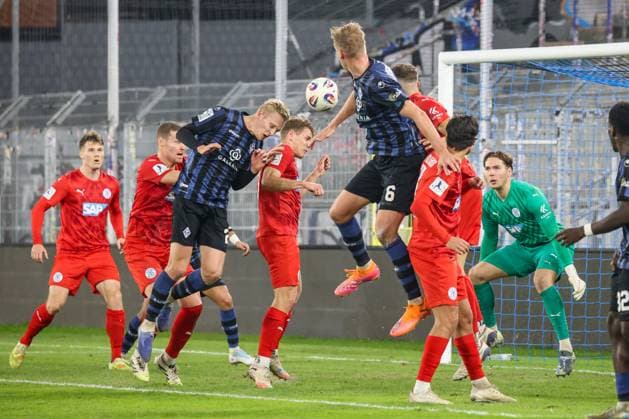 Julian Rieckmann SV Waldhof Mannheim, 21 at header Soccer bfv Rothaus Pokal, Quarterfinal, SV Waldhof Mannheim vs FC Astoria Walldorf on 12 11 2025 in Mannheim Carl Benz Stadion , Germany Mannheim Carl Benz Stadion Germany Copyright: xFranzxReindelx