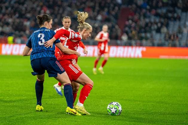 Lotte WubbenMoy 3 Arsenal Women FC and Lea Schüller 11 Bayern in action at the UEFA Womens Champions League match FC Bayern Munich Arsenal Women FC on 12 11 2025 Munich Allianz Arena Bayern Germany