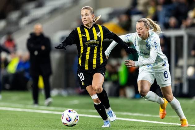 251112 Anna Anvegard of Häcken and Irene Santi of Inter during the UEFA Women s Europa Cup football match between Häcken and Inter on November 12, 2025 in Gothenburg Photo Michael Erichsen BILDBYRAN COP 89 MI0901 fotboll football soccer fotball europa cup häcken inter uefa womens europa cup dam bbeng internazionale milano  Copyright: MICHAELxERICHSEN BB251112MI039