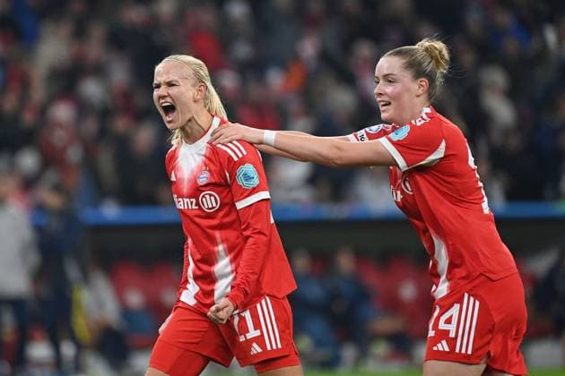Goal celebration Pernile HARDER FCB after scoring 2 2, jubilation,joy,enthusiasm, re Alara SEHITLER FCB , FC Bayern Muenchen Arsenal WFC Womens Champions League Matchday 3 on 12 11 2025 A L L I A N Z A R E N A