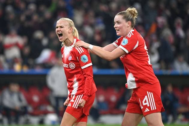 Goal celebration Pernile HARDER FCB after scoring 2 2, jubilation,joy,enthusiasm, re Alara SEHITLER FCB , FC Bayern Muenchen Arsenal WFC Womens Champions League Matchday 3 on 12 11 2025 A L L I A N Z A R E N A