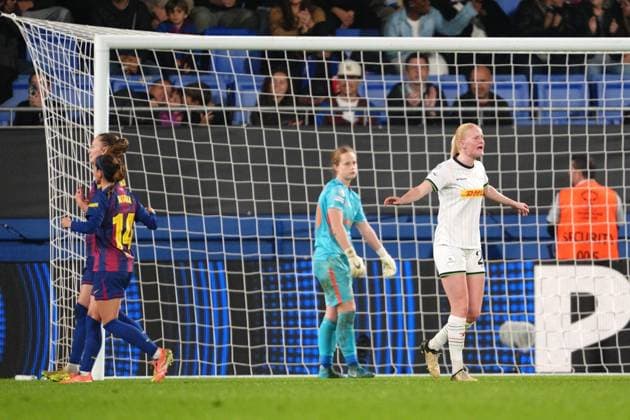 OHL Women s Linde Veefkind looks dejected at a soccer match between Spanish FC Barcelona, Barca Femeni and Oud-Heverlee Leuven Women, Wednesday 12 November 2025 in Barcelona, Spain, the third game in the league phase of the UEFA Women s Champions League competition. JOMAxGARCIAxIxGISBERT  x141166301x