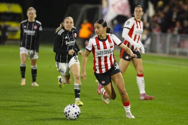 EINDHOVEN , 12 11-2025 , De Herdgang , season 2025 2026 , UEFA Womens Europa League football , round of 16 1nd leg between PSV and Eintracht Frankfurt (women) , Picture shows PSV player Anissa Chibani PSV - Eintracht Frankfurt (women)  x31998243x Copyright: