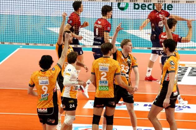 DEU, DVV, 1 VBL, BR Volleys vs SVG Lueneburg, 12 11 2025, Max Schmeling Halle, Berlin, DEU, DVV, 1 VBL, BR Volleys vs SVG Lueneburg, in the picture BR Volleys players circle, Kyle Dagostino BR Volleys 24 nordphotoxGmbHx xEngler nph00076